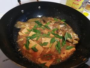 黄鱼烧豆腐的做法 步骤16