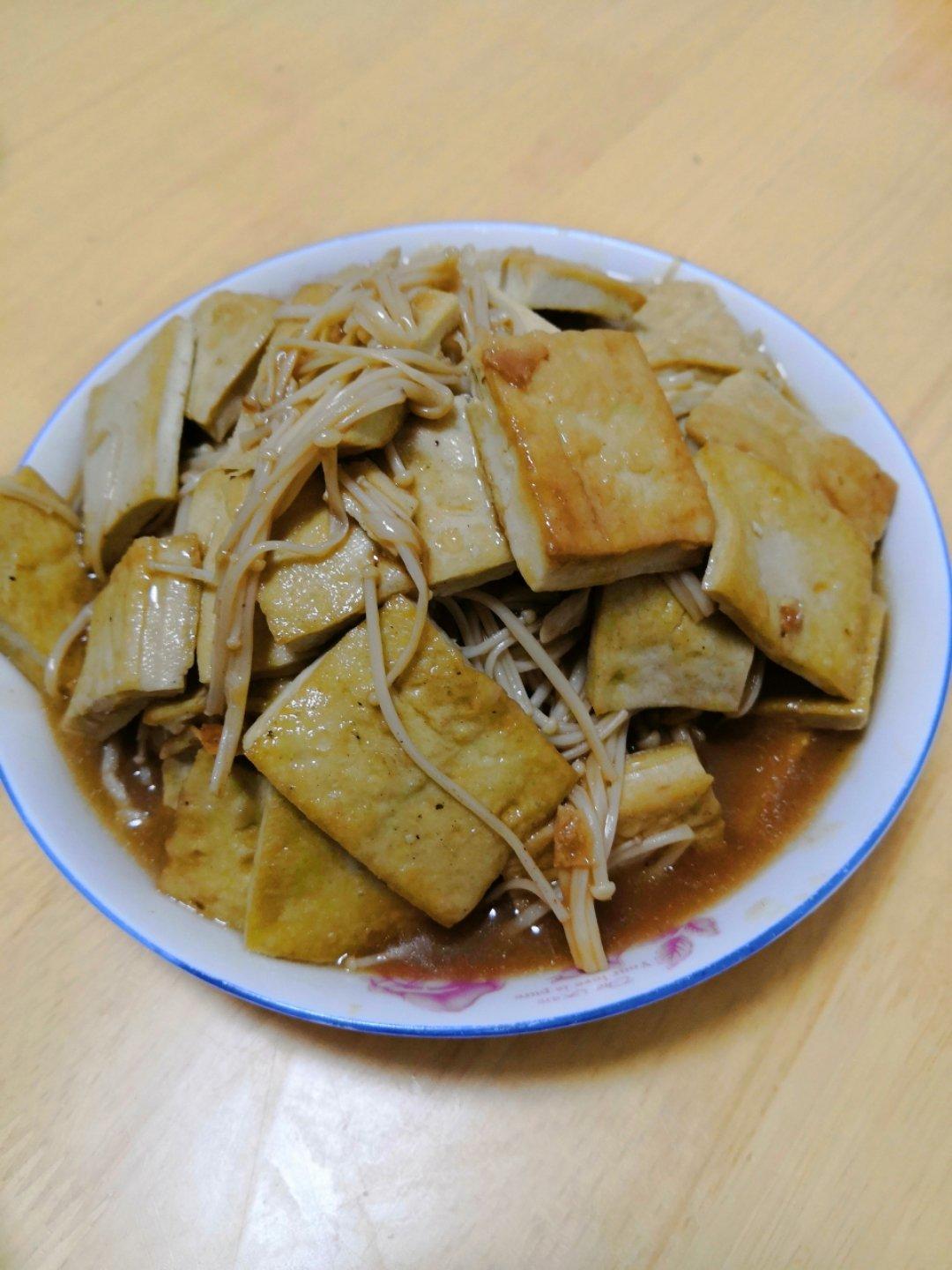 金针菇焖豆腐