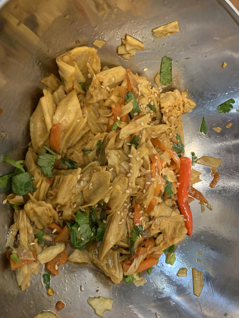 简单又好吃，米饭杀手！香菇胡萝卜炒腐竹