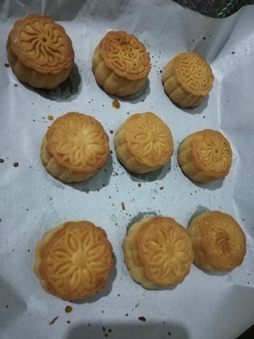 广式月饼—蛋黄莲蓉月饼