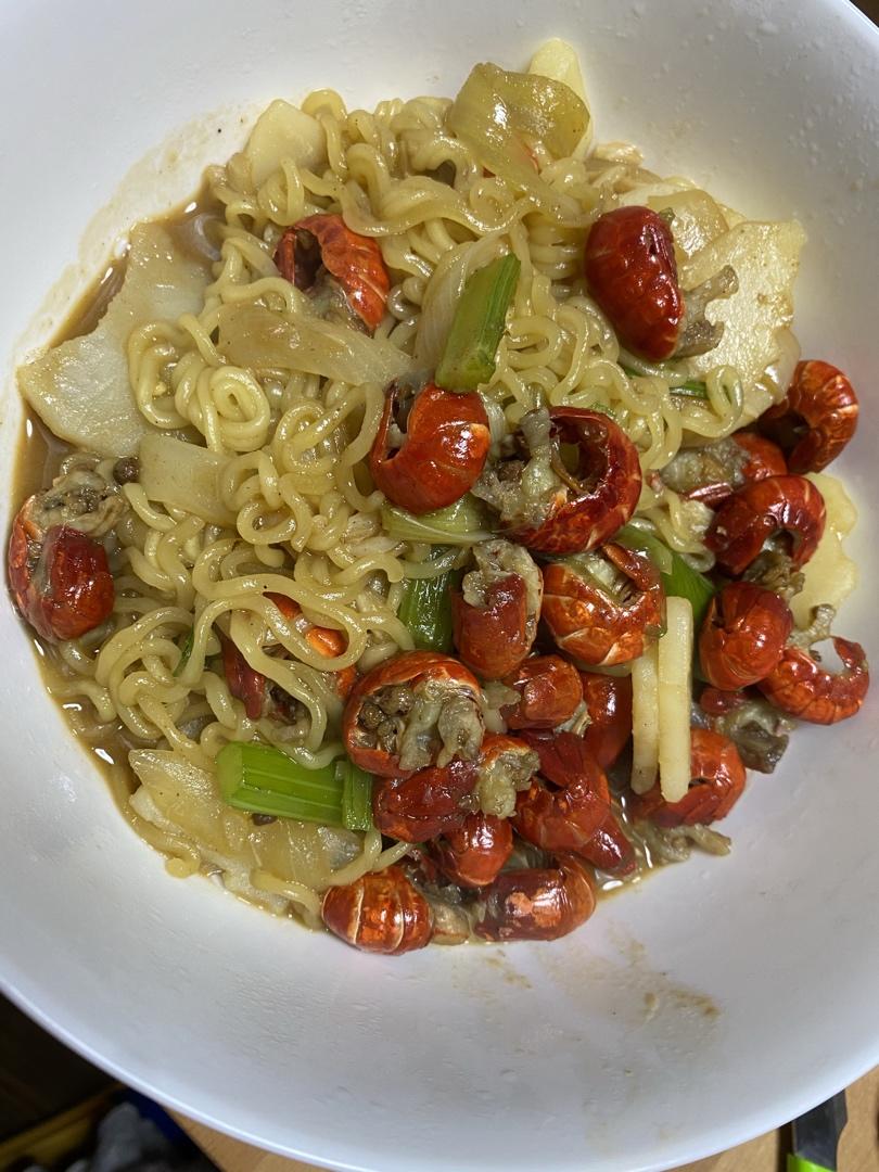 干净简单超香版十三香小龙虾（教你这么挑小龙虾，怎么彻底清洗）