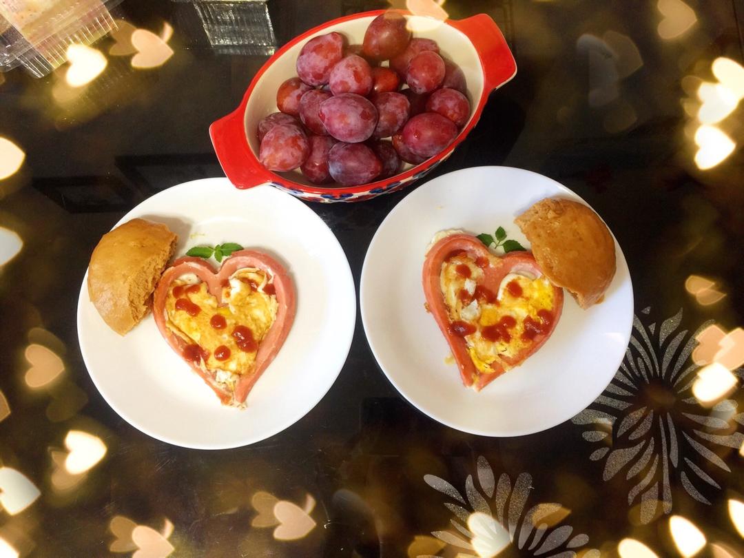 晕晕小菜籽做的爱心早餐.