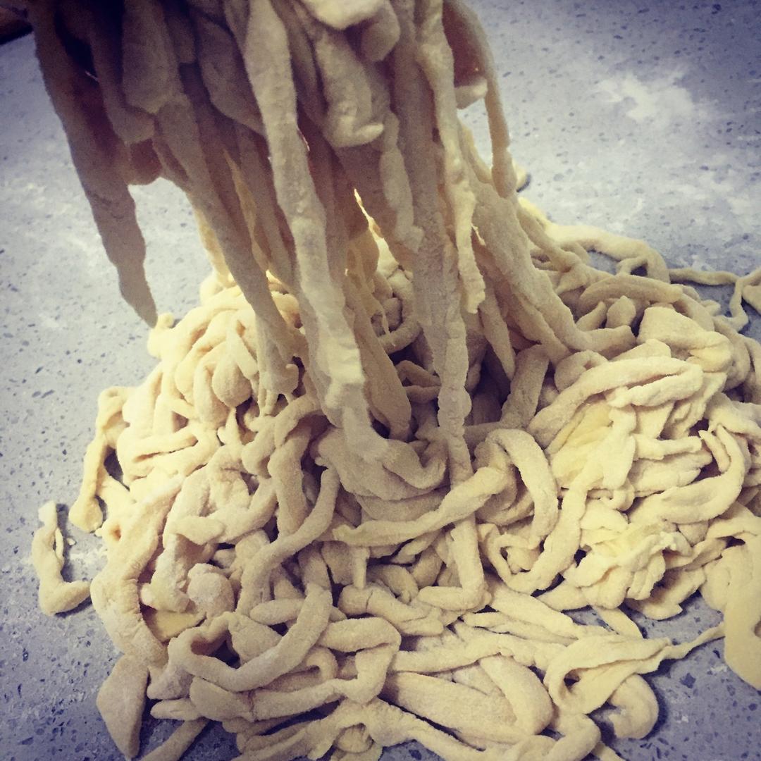手擀面配鸡蛋酱Hand Make Noodles With Egg Sauce