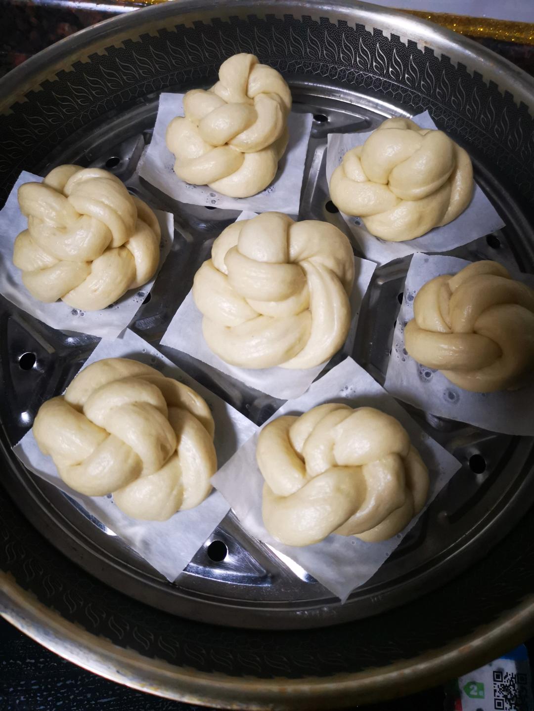 蓬松暄软｜好看又好吃的咸香花卷