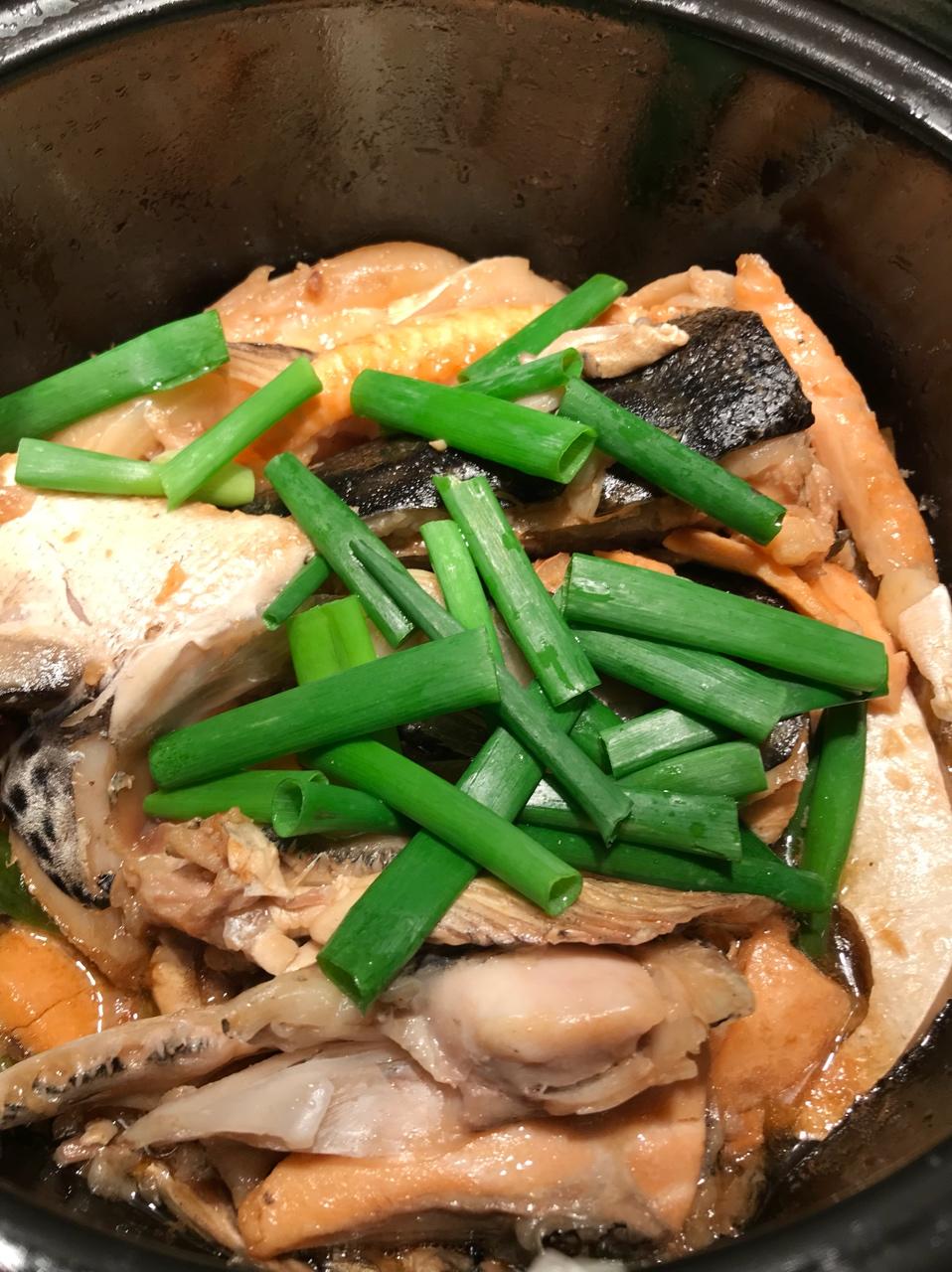 姜葱三文鱼头煲