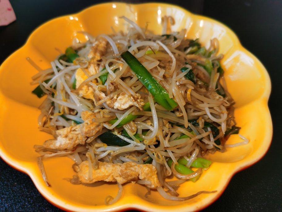 炒合菜（绿豆芽炒韭菜）