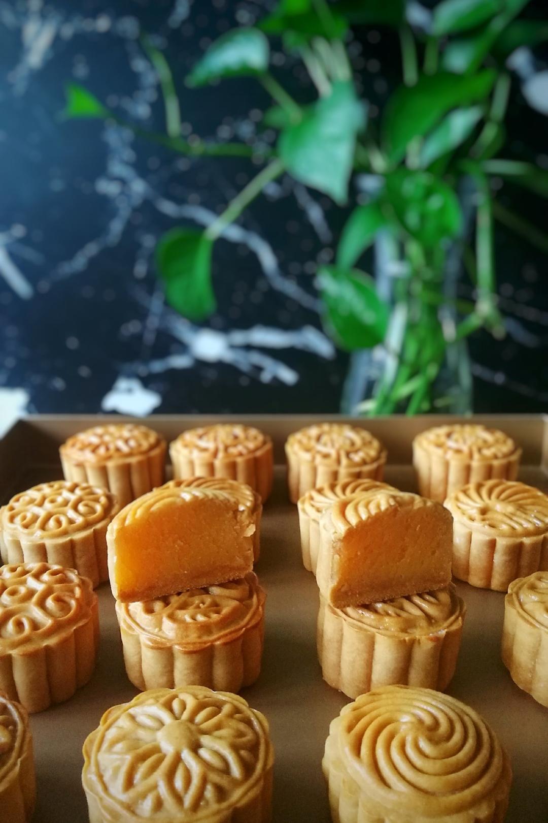 金沙奶黄月饼