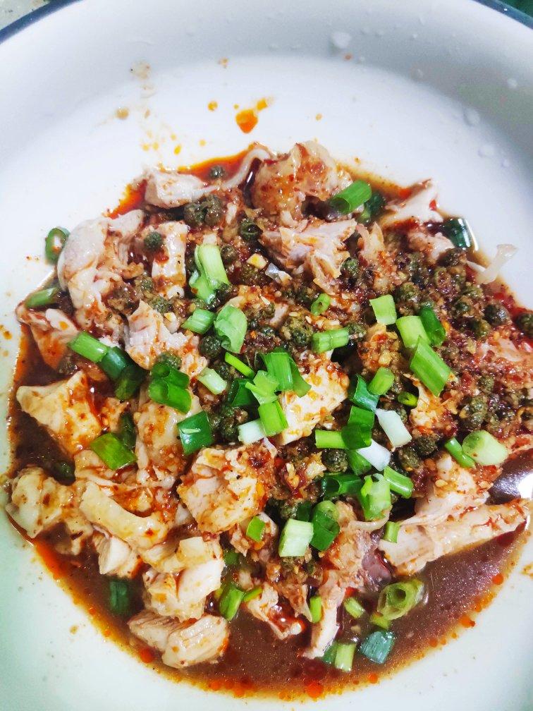 厨师长教你：“口水鸡”的家常做法，看得口水直流，先收藏了!