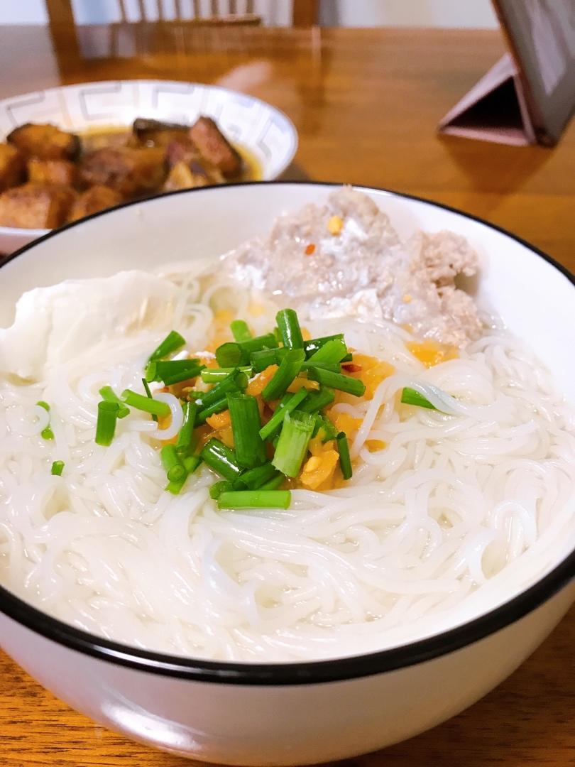 鸡蛋肉饼汤