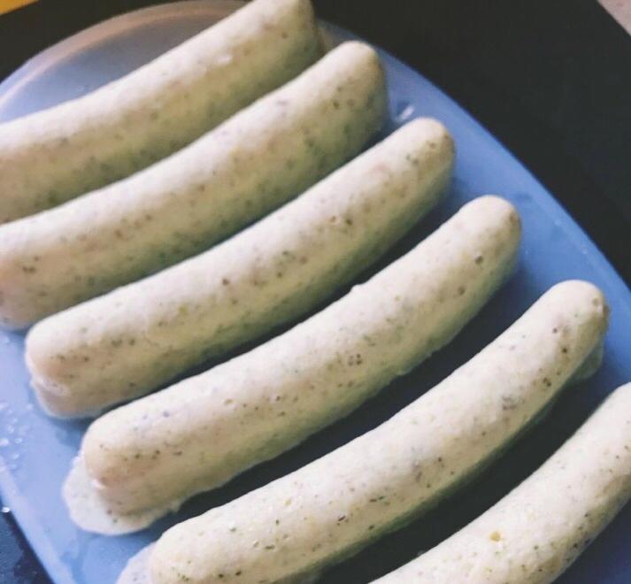 11月+宝宝辅食                               营养玉米肉肠/猪肉+鱼肉