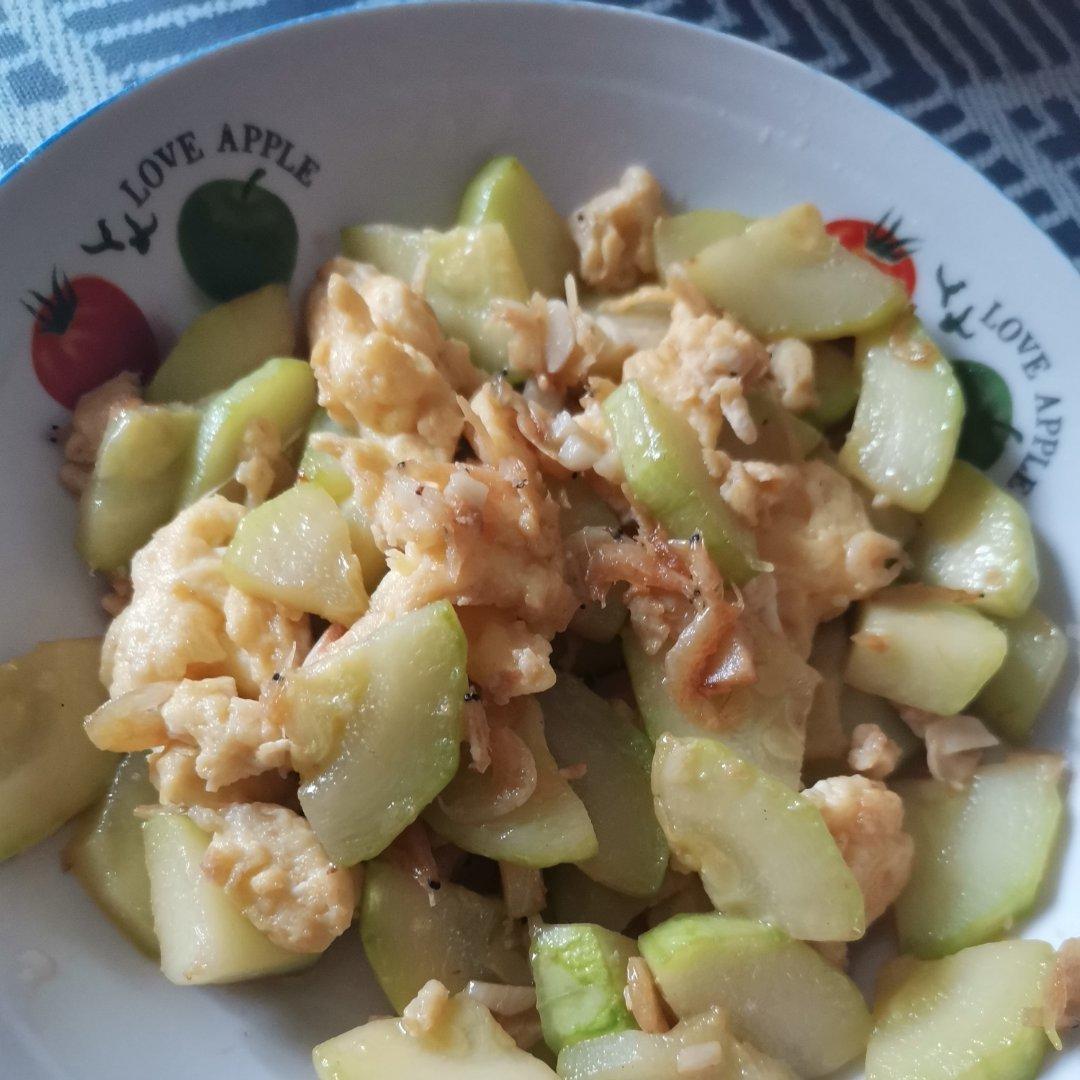 清香的西葫芦炒鸡蛋