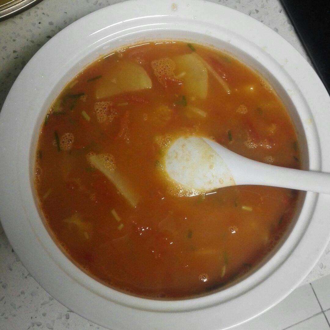 超级浓超好喝的番茄土豆汤