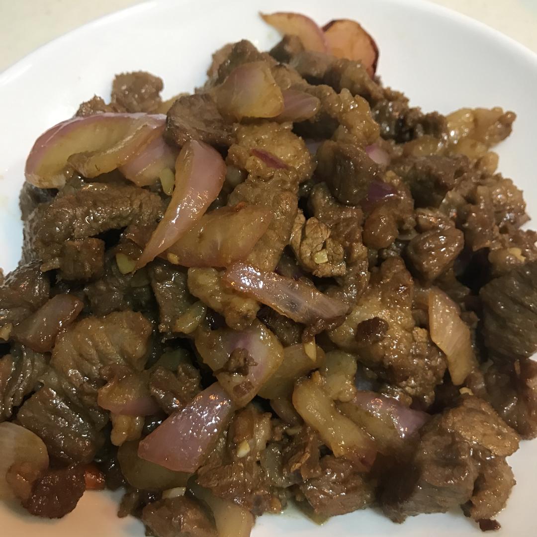 孜然洋葱炒牛肉粒