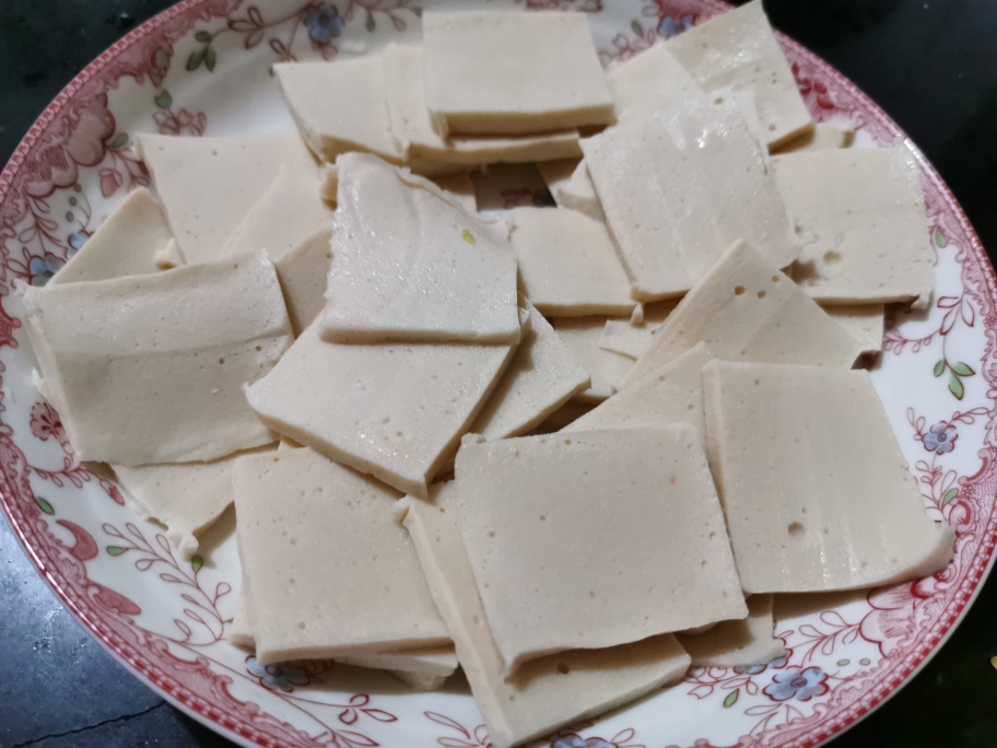 辣炒千叶豆腐的做法 步骤1