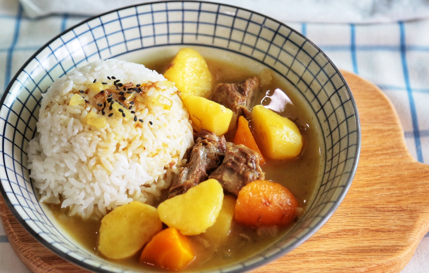 椰香浓郁的日式土豆牛肉咖喱饭的做法