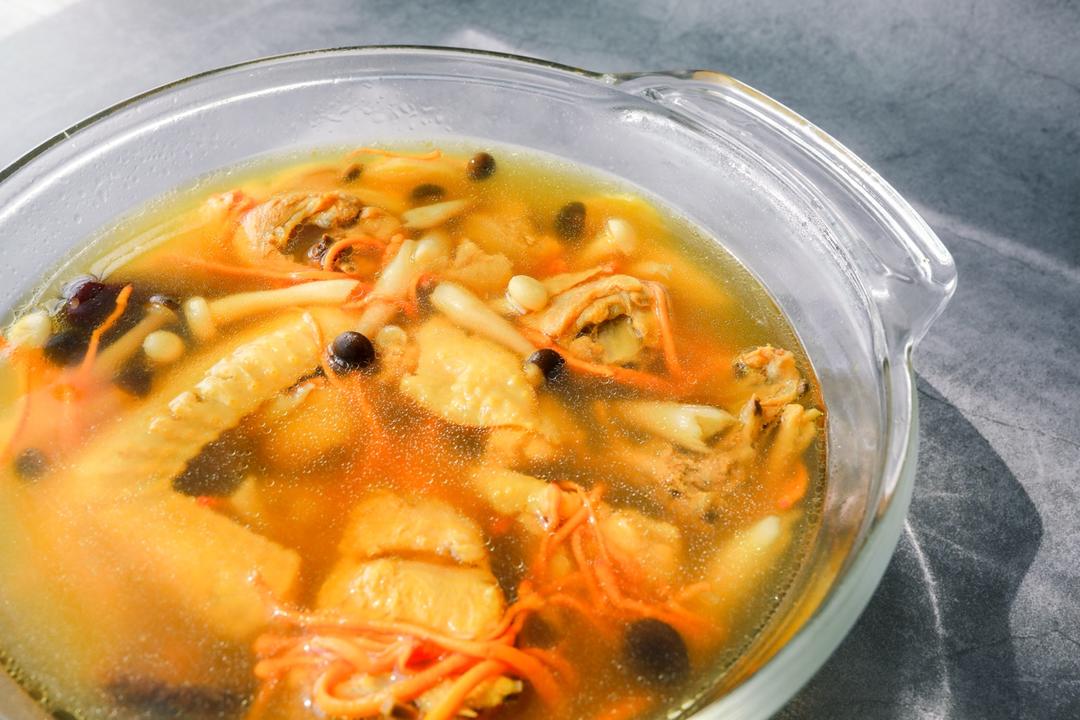 虫草花煲鸡汤