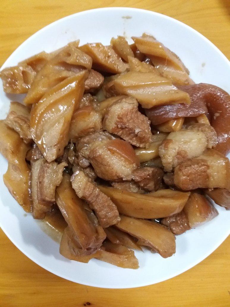 莲藕焖五花肉