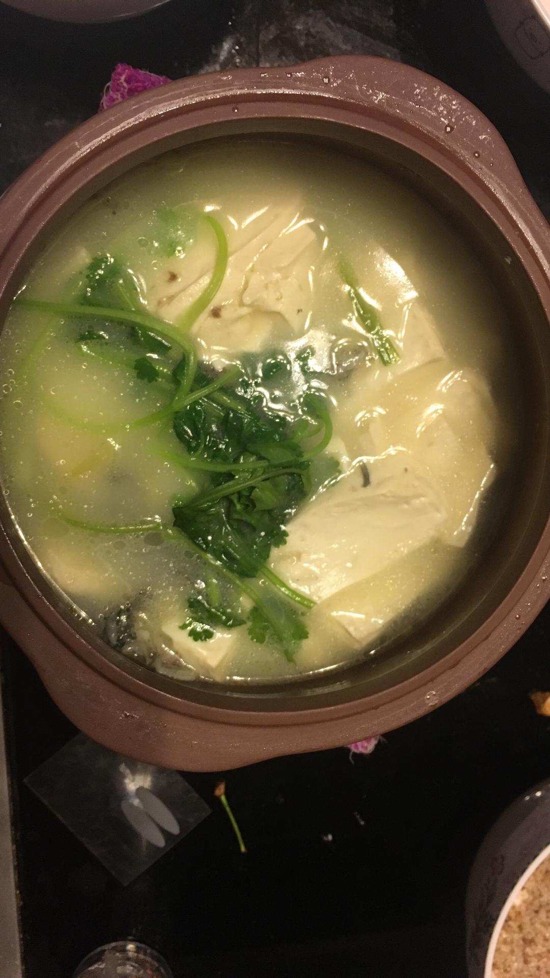 鲫鱼豆腐汤