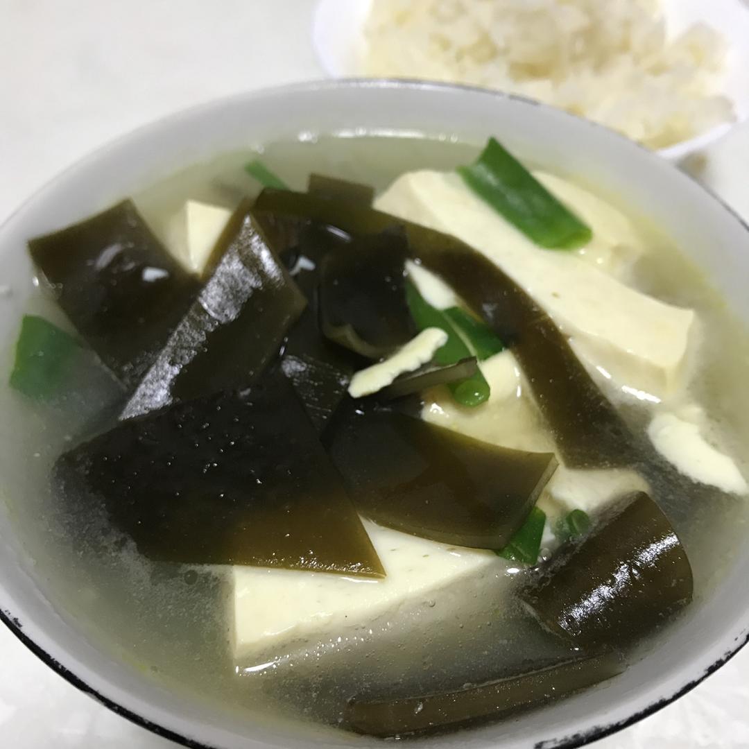 海带豆腐汤