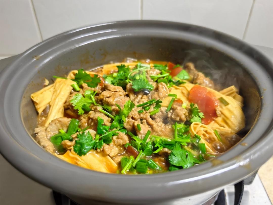 牛肉腐竹番茄煲