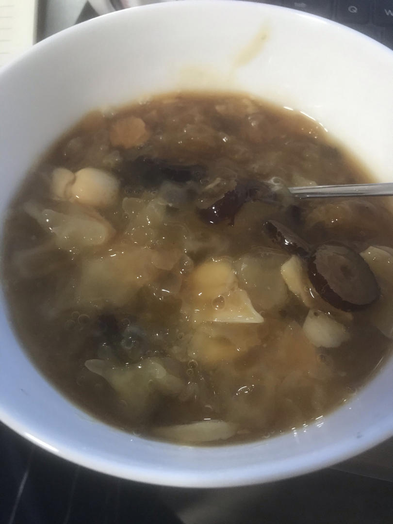 红枣银耳莲子羹（有出胶质、出胶，懒人的电压力锅版）