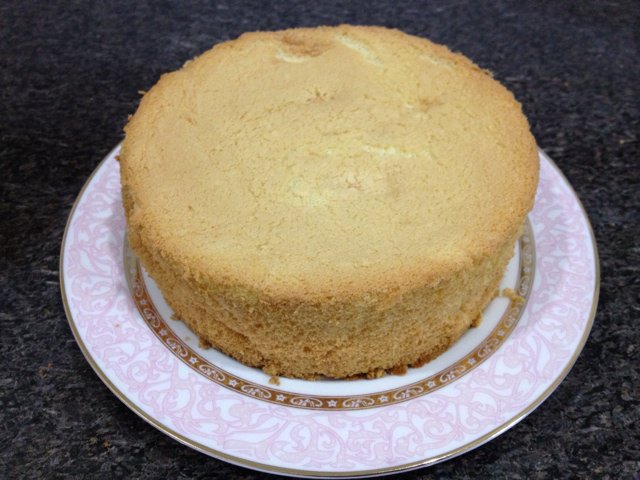 超简单完美戚风蛋糕（6寸2蛋）附打发、翻拌、脱模视频