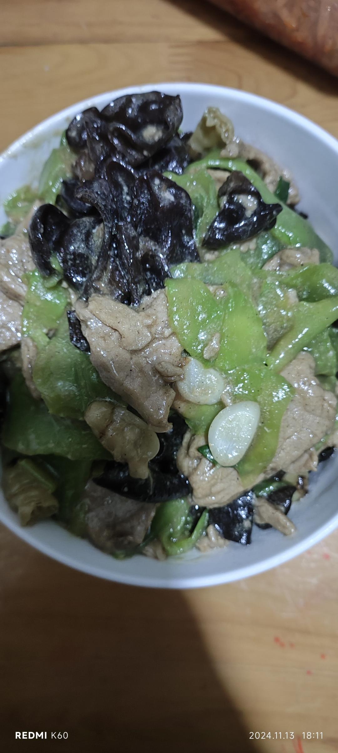 青笋木耳肉片