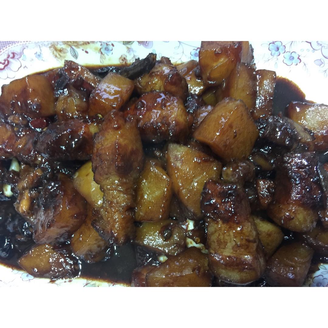 土豆红烧肉