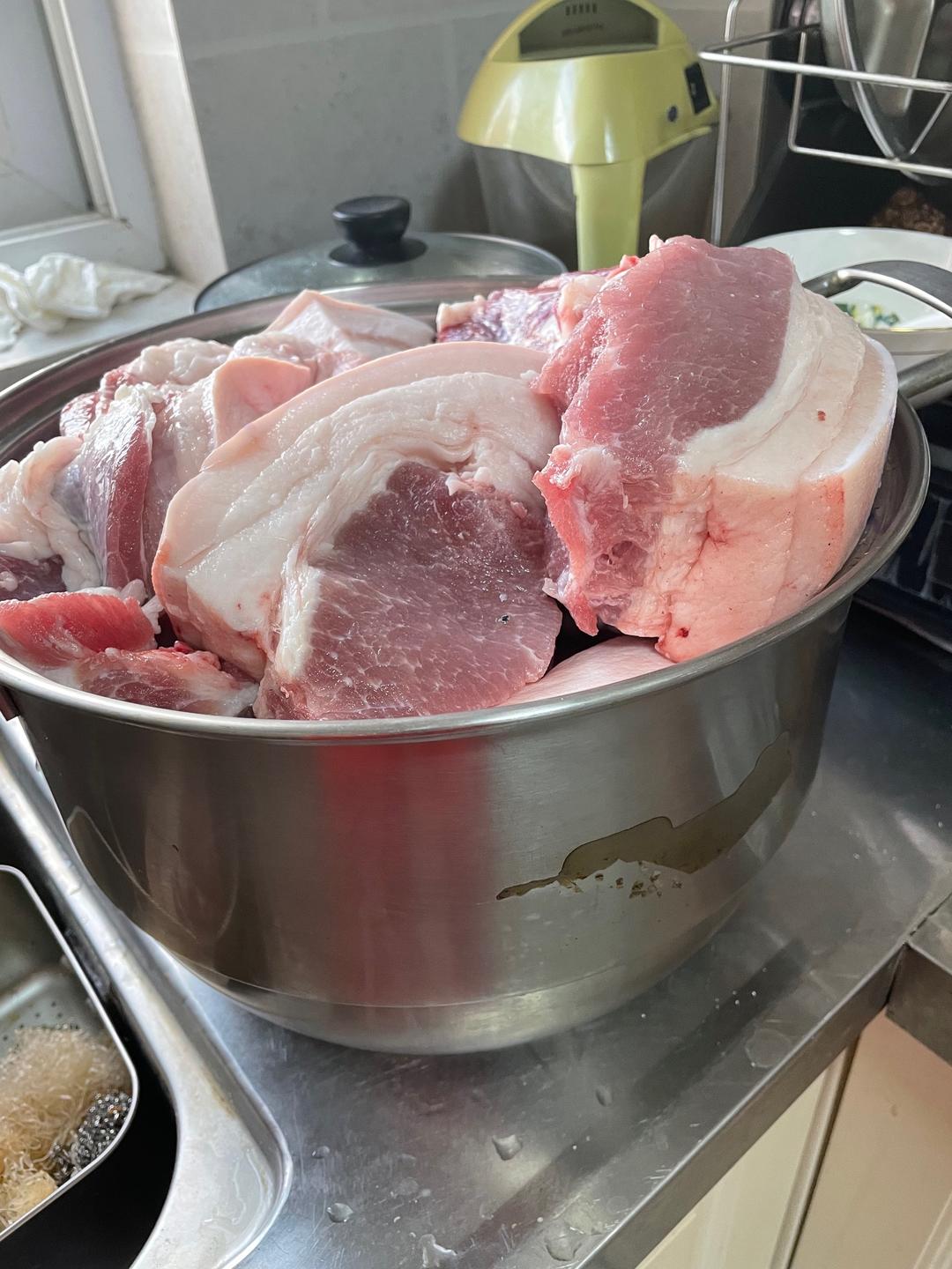 白酒擦肉买了30斤肉09买的新鲜猪肉用排骨部位的五花肉肥肉多一点