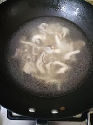 蘑菇鸡蛋汤的做法 步骤6