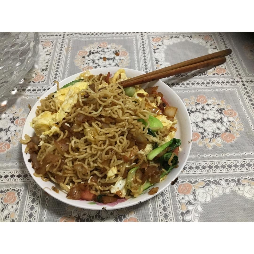 最好吃的炒方便面！完虐烧烤摊