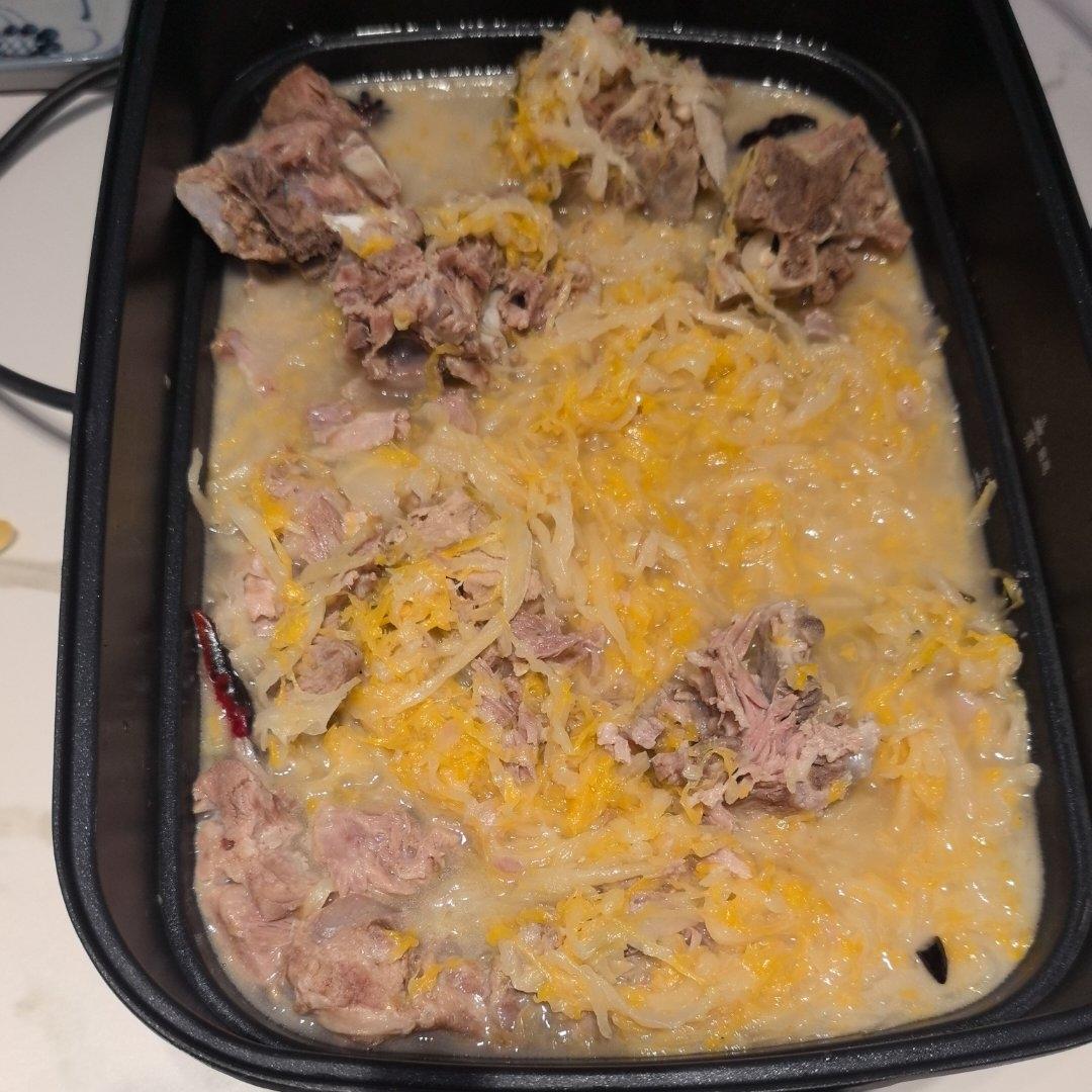 东北酸菜炖排骨