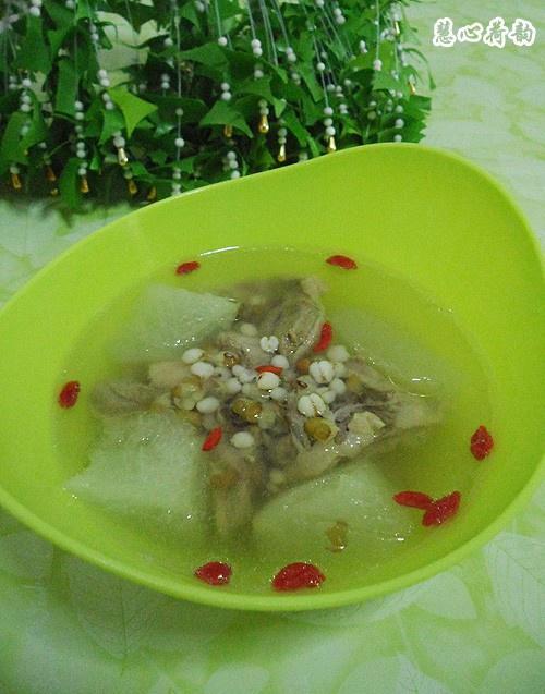 冬瓜绿豆薏仁枸杞鸭腿汤的做法