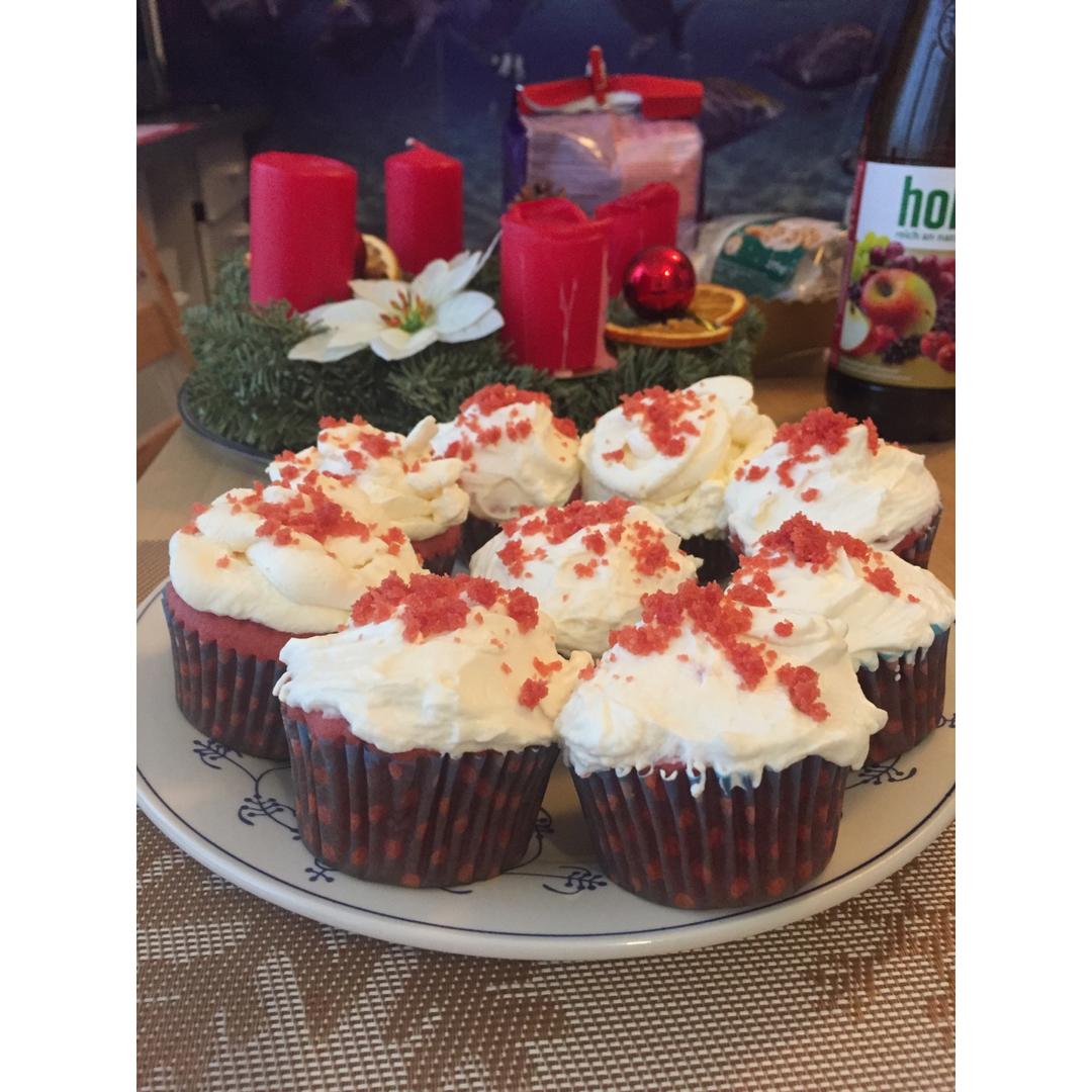 正宗红丝绒cupcake—马斯卡彭奶油霜