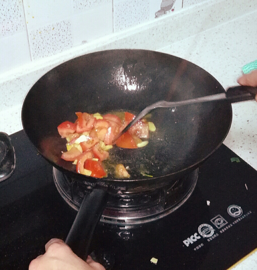 木耳菜番茄汤的做法 步骤3