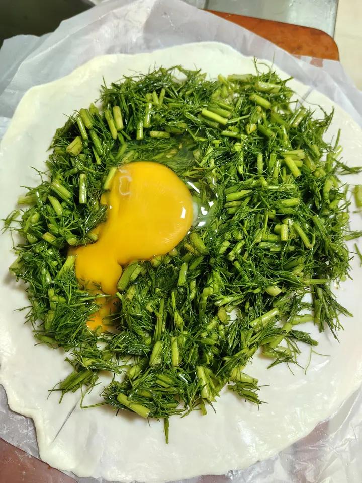 妈妈的味道：茴香鸡蛋馅饼