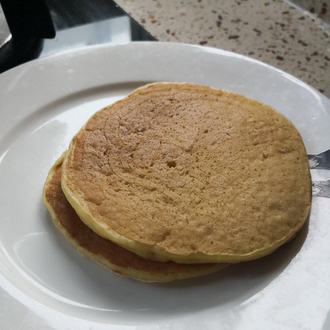 【减脂早餐】无油香蕉松饼（超简单）