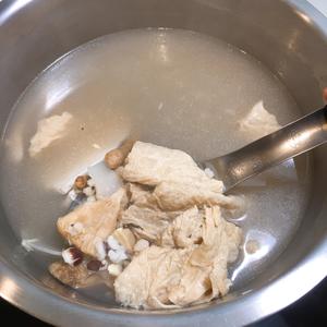 素食加強版四神湯的做法 步骤4