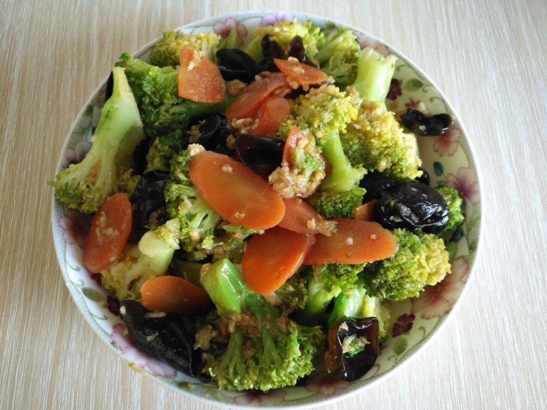 炝拌木耳西兰花