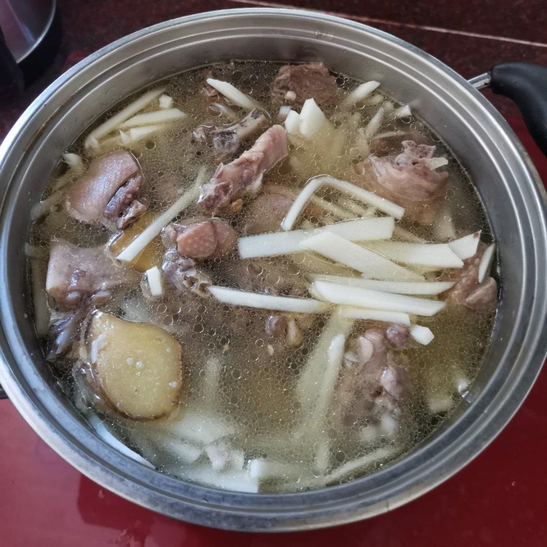 快手鸭肉竹笋汤
