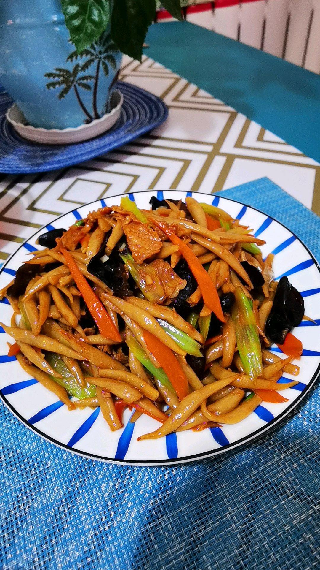 大掌柜小厨娘做的炒莜面鱼鱼