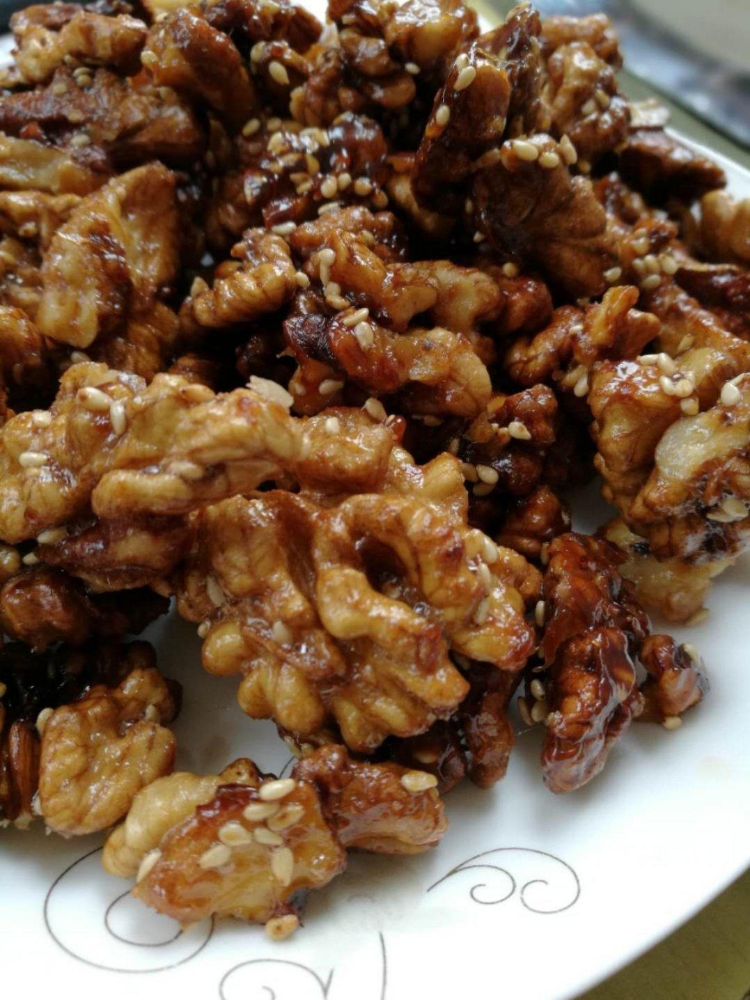 【琥珀核桃仁图片】雨中小房_下厨房