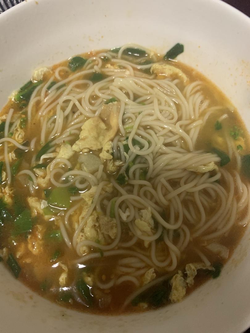 超简单美味的葱香鸡蛋面
