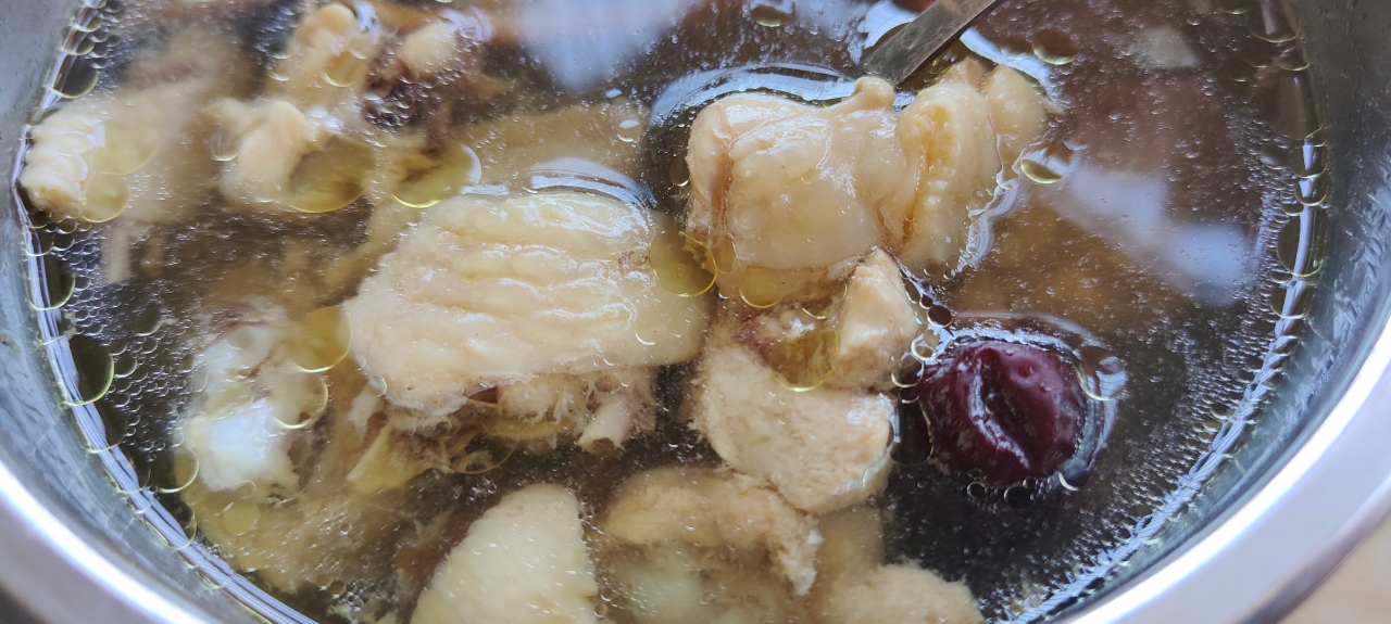 滋补土鸡汤（没用一滴油，鲜美醇香）的做法