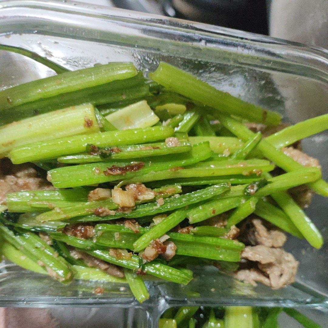 下饭神器又来了，试试这道芹菜炒牛肉！！
