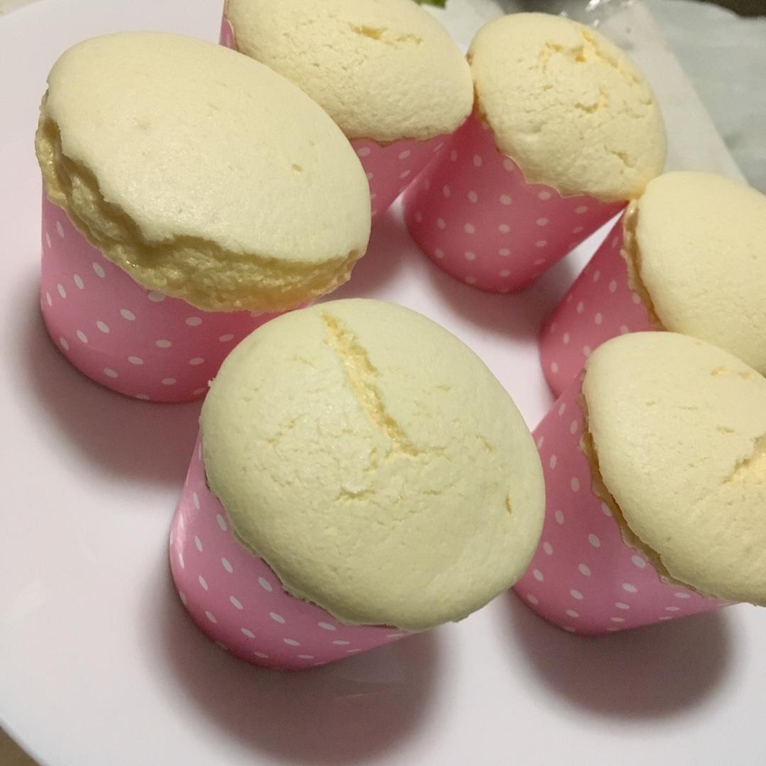 棉花纸杯蛋糕