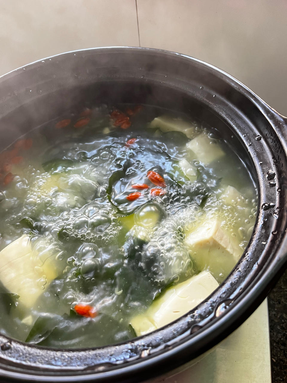 裙带菜豆腐汤