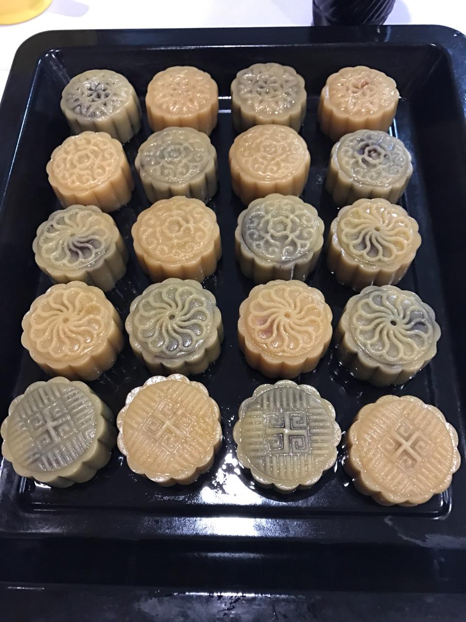 广式月饼——蛋黄莲蓉月饼