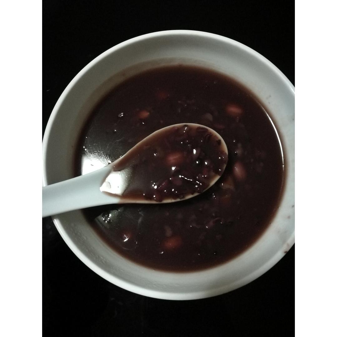月子餐：红小豆黑米粥（有效缓解头晕）