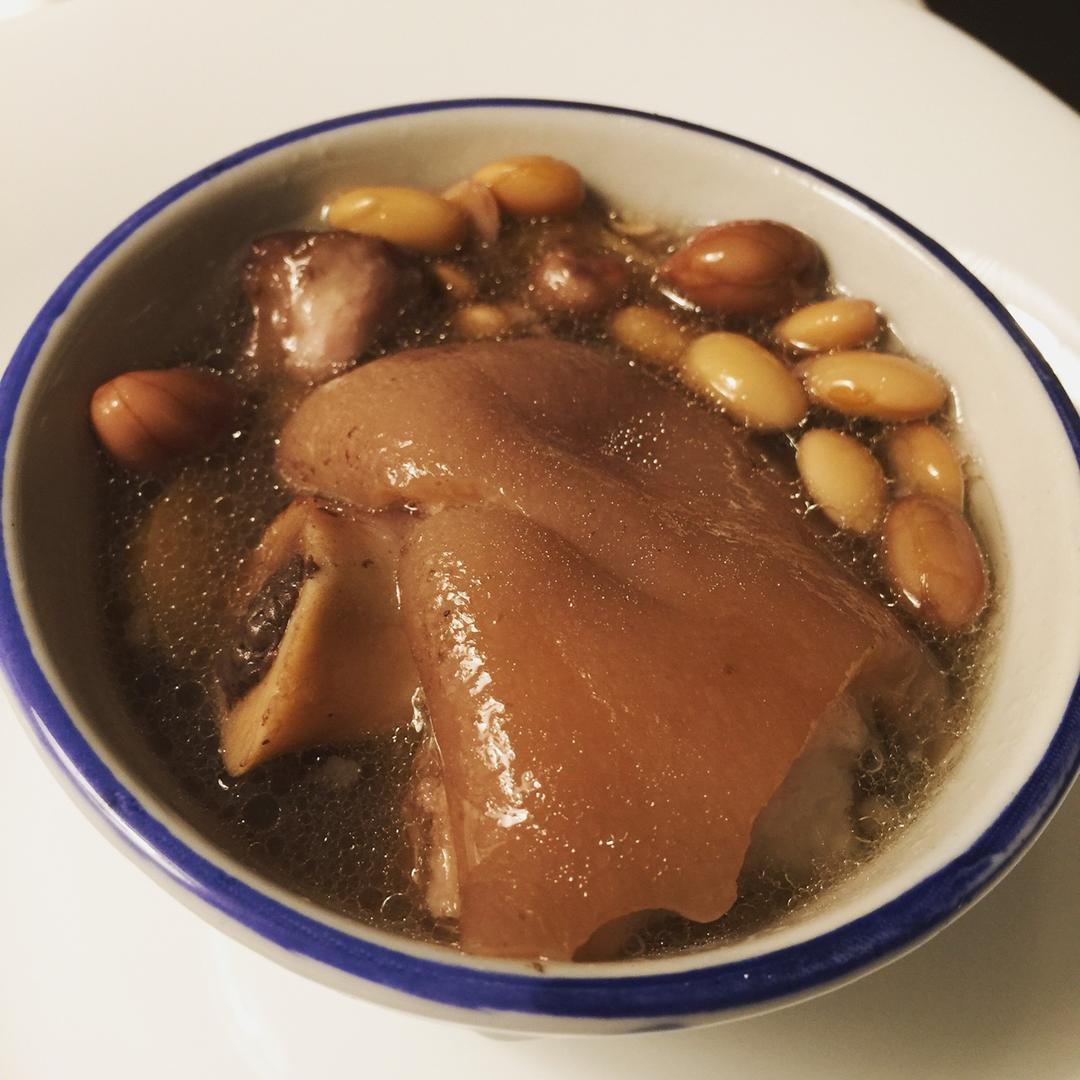 芋头花生猪脚汤【曼食慢语】